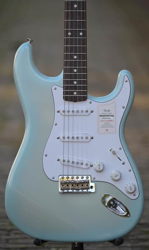 Fender Made In Japan Traditional II 60's Stratocaster, Rosewood Fingerboard - Stardust Blue