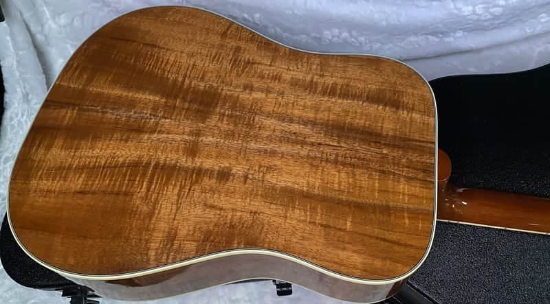 OPEN BOX - SAVE! Gibson CUSTOM SHOP Hummingbird Koa Acoustic-Electric Guitar - Honeyburst - 4.6 lbs - Authorized Dealer! G06395