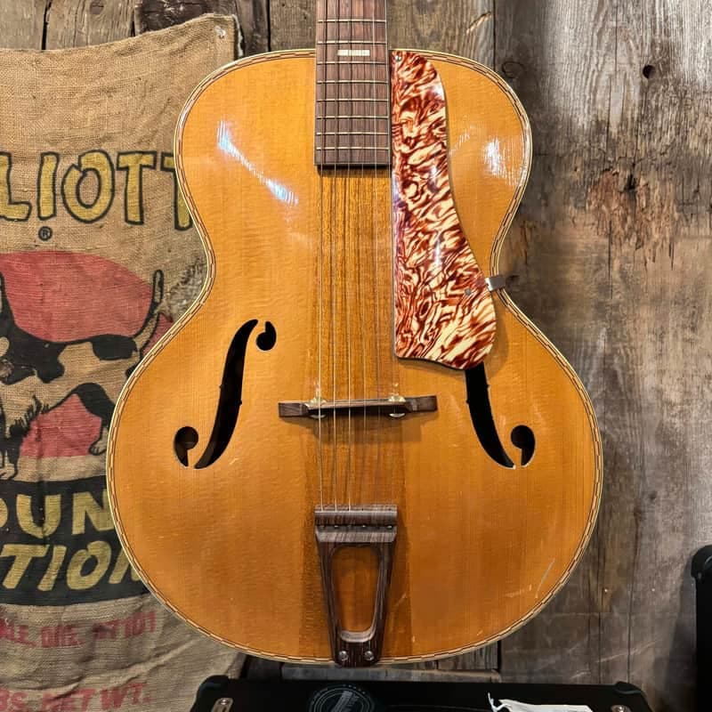 Harmony H1415 Patrician Natural 1945?