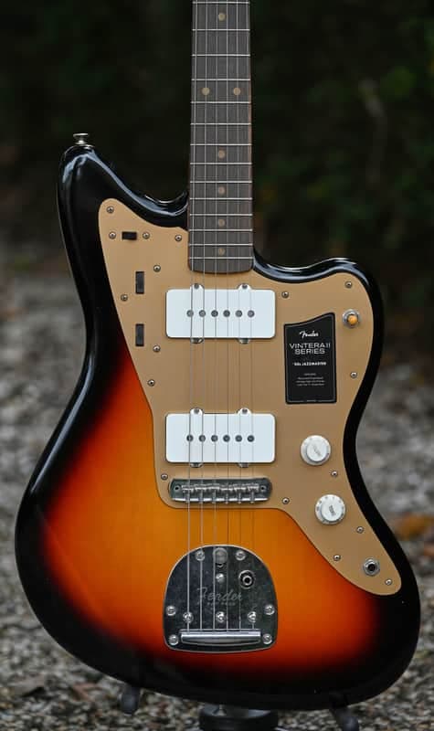 Fender Limited Edition Vintera II Road Worn 50s Jazzmaster- 3-Color Sunburst (Pre Order)