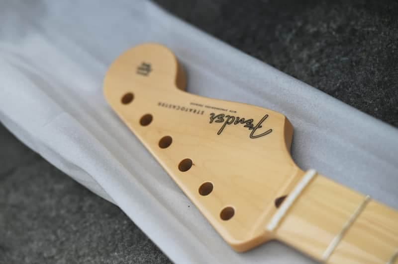 Fender Made in Japan Traditional II 50's Stratocaster® Neck - Natural Gloss
