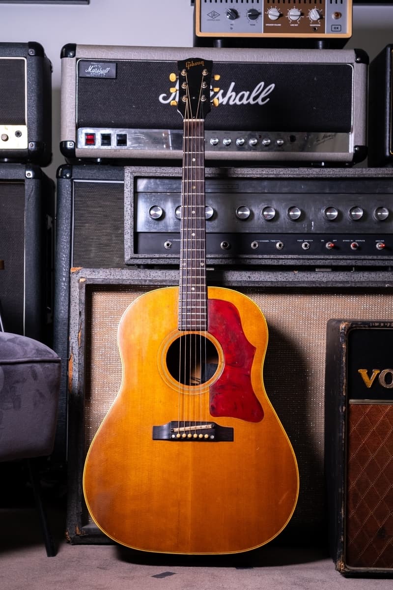 Deryck Whibley's Gibson J50 - Sum 41