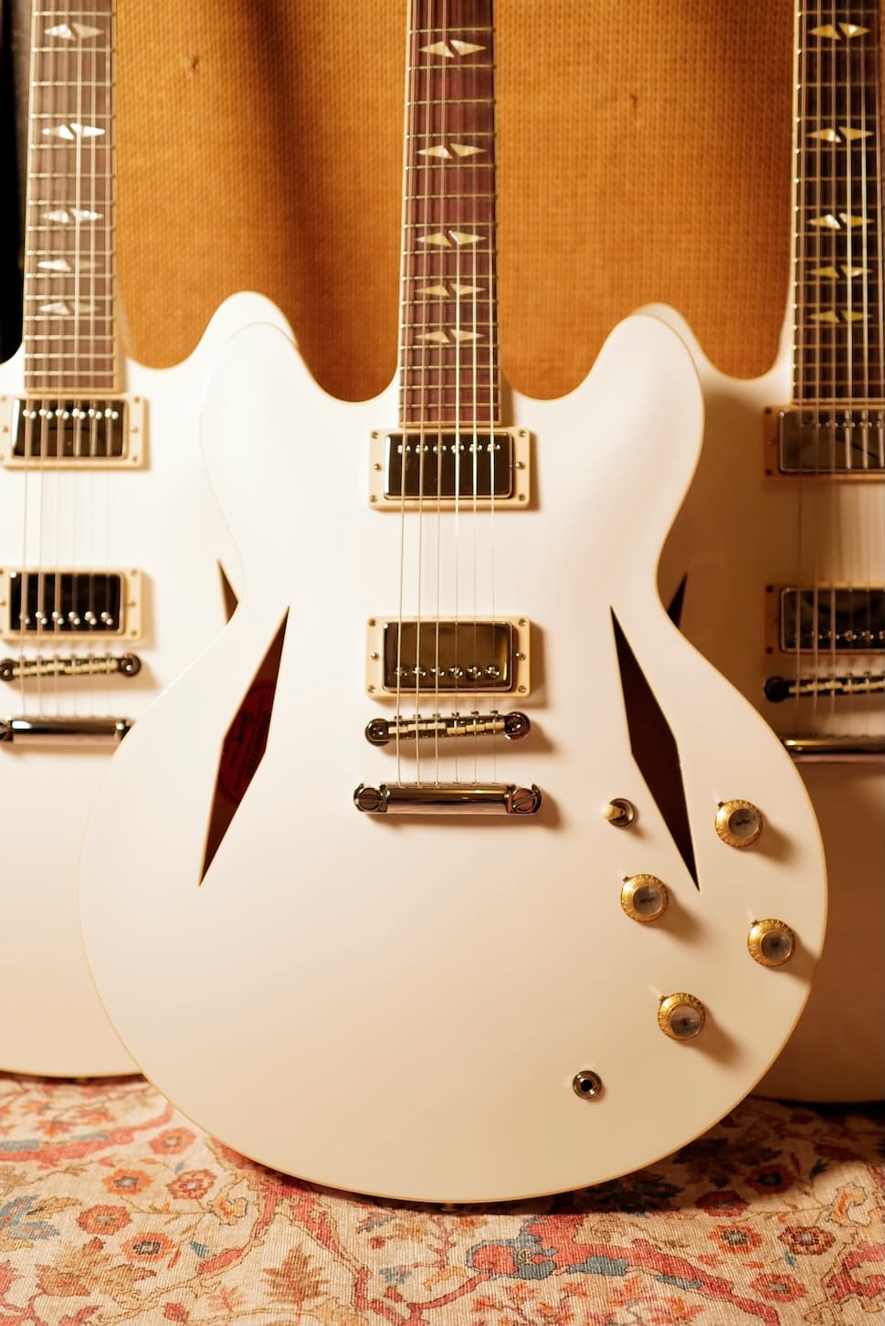 Gibson Dave Grohl DG 335 Alpine White